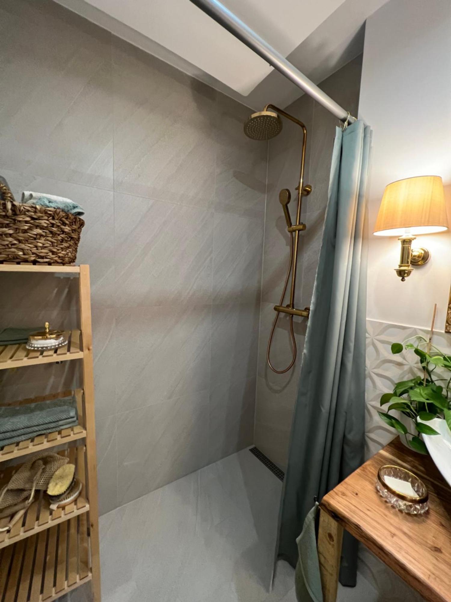 15 Qm Mit Gemeinschaftsbad Accommodatie bij particulieren *